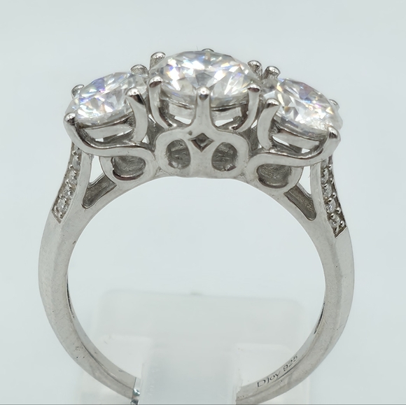 Hold For Mis Stunning 3.2 Carat Moissanite Ring - Picture 12 of 12